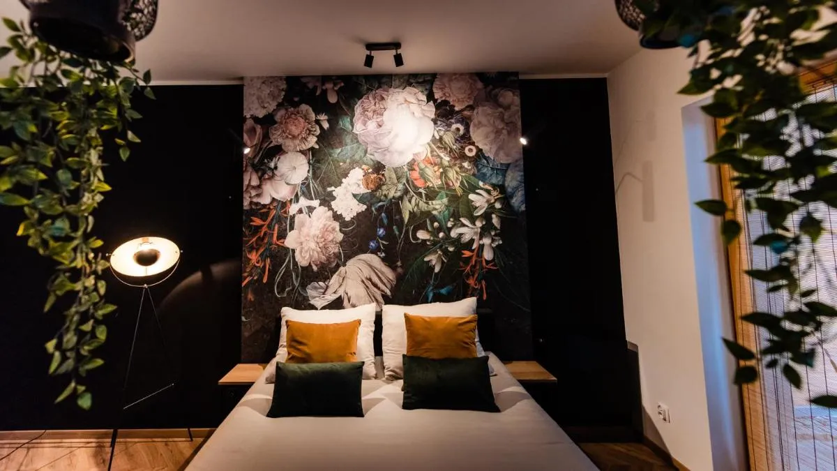 Image 1 of Floral Apartment