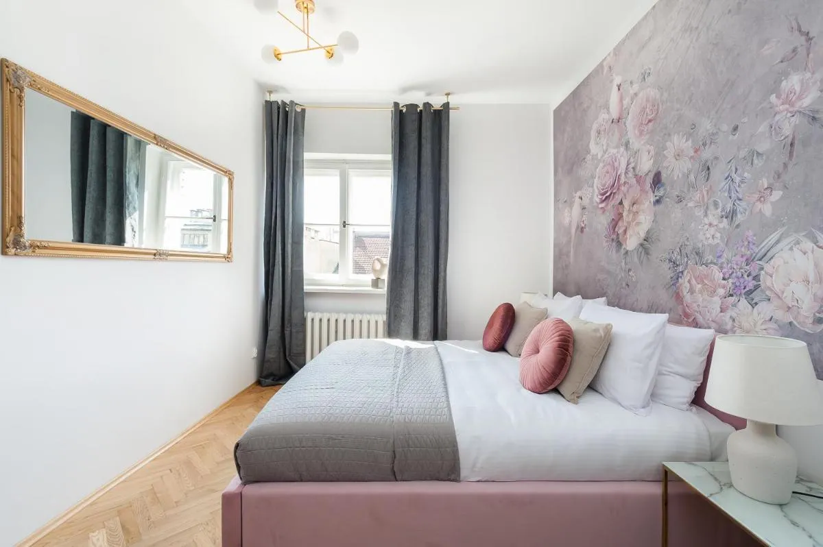 Image 3 of Gallery 7 – Apartment 6