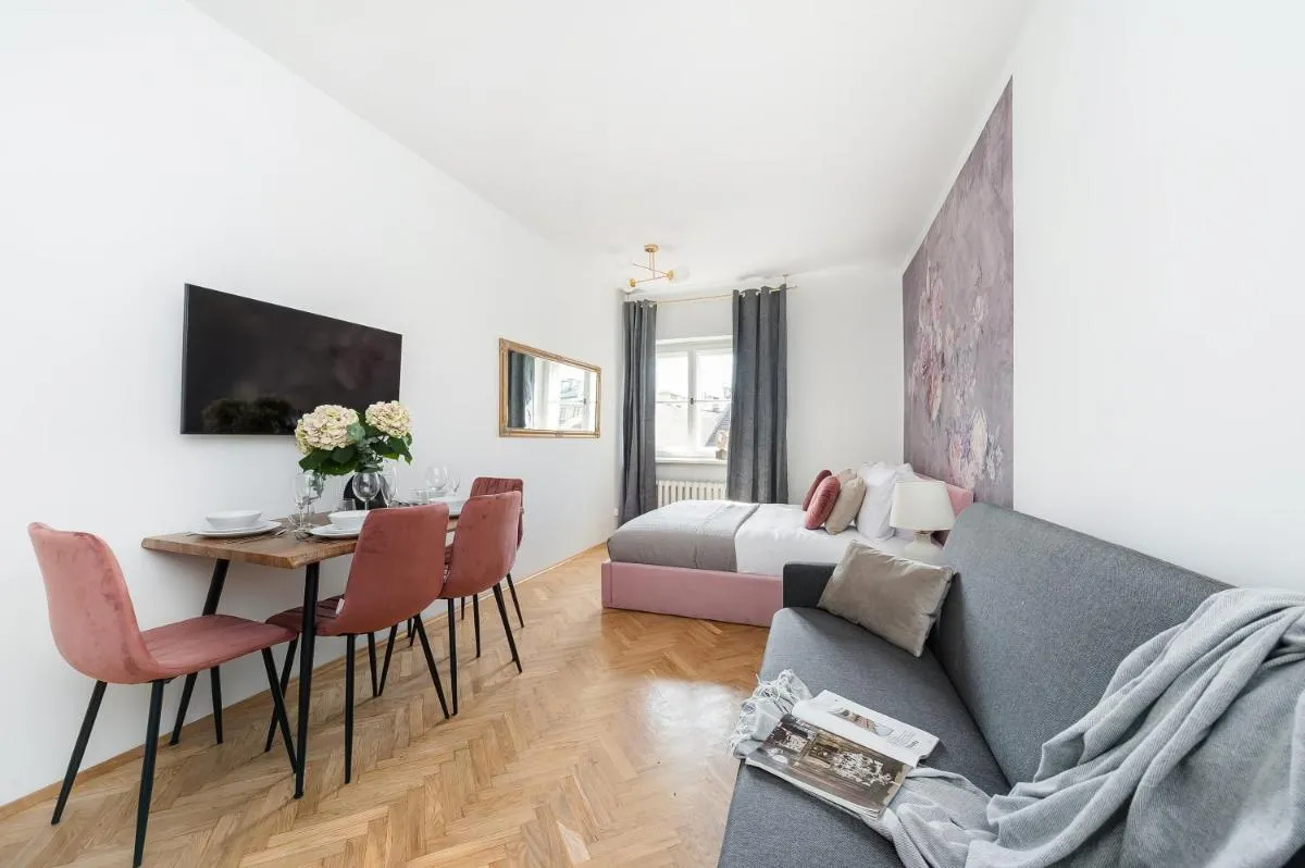 Image 1 of Gallery 7 – Apartment 6