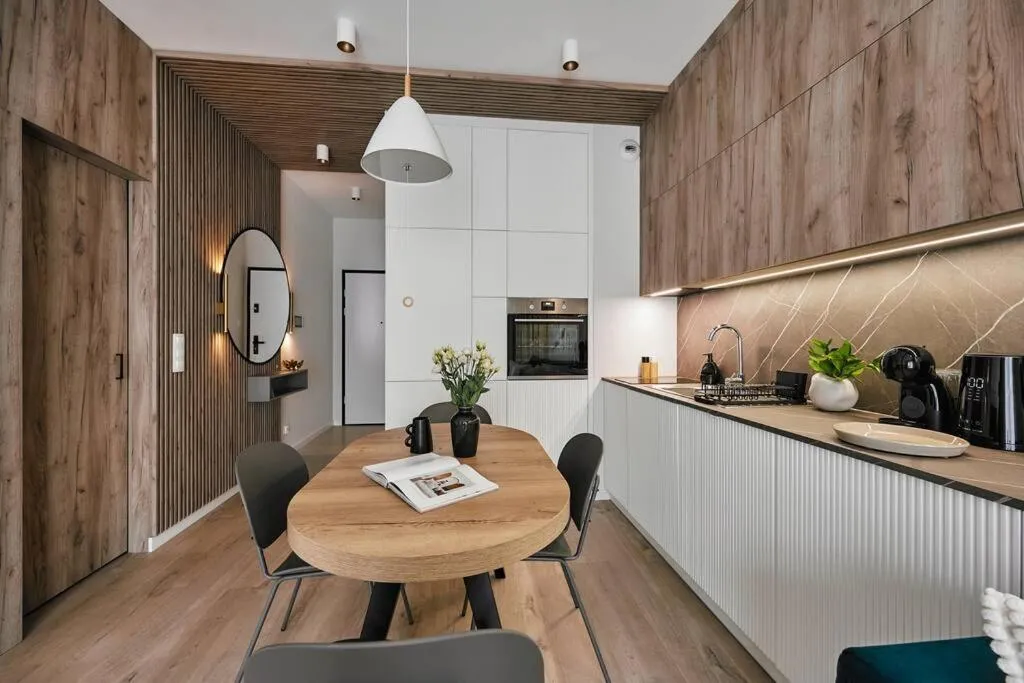 Image 1 of Golden Dreams Luxury Apartments 103