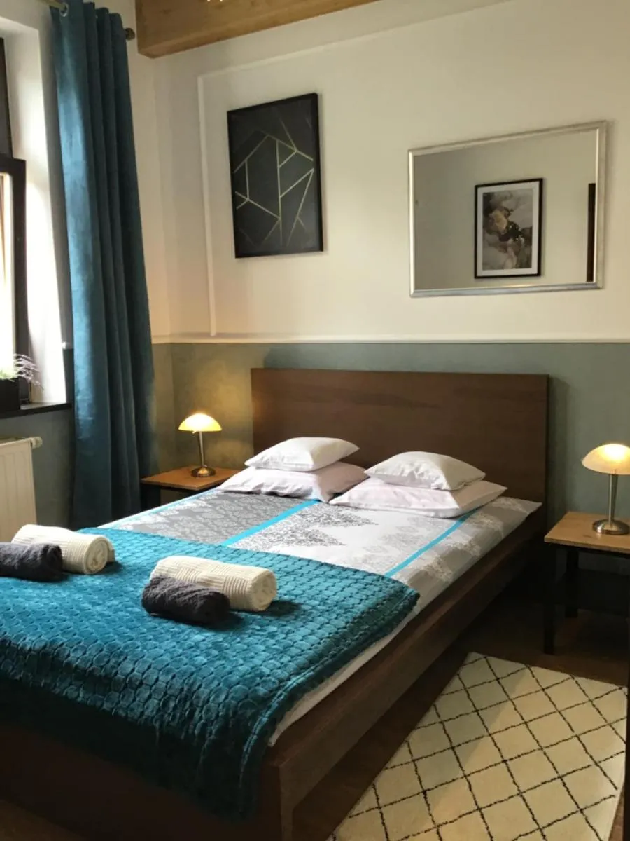 Image 1 of Goldengreen Apartment