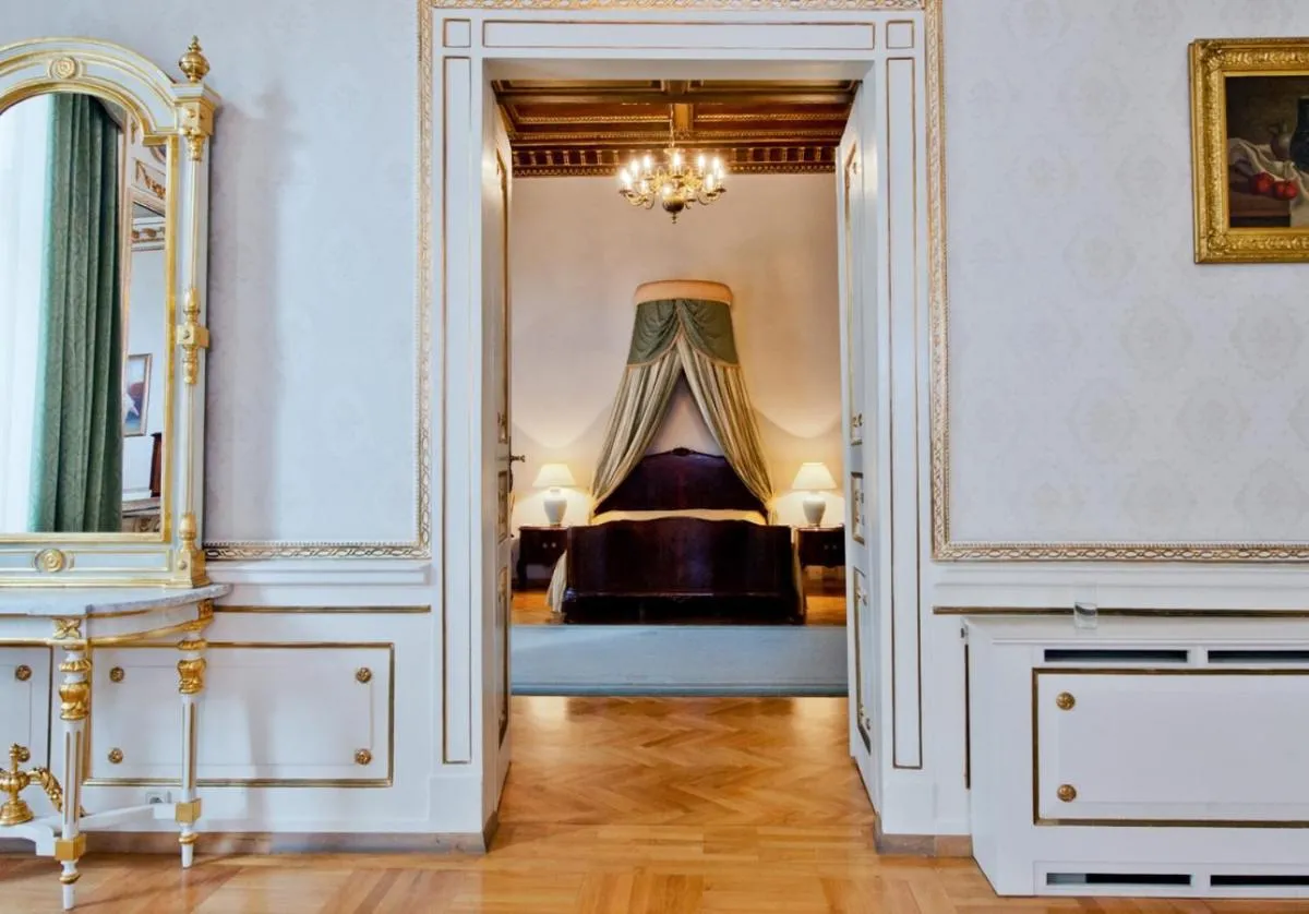 Image 1 of Grand Hotel