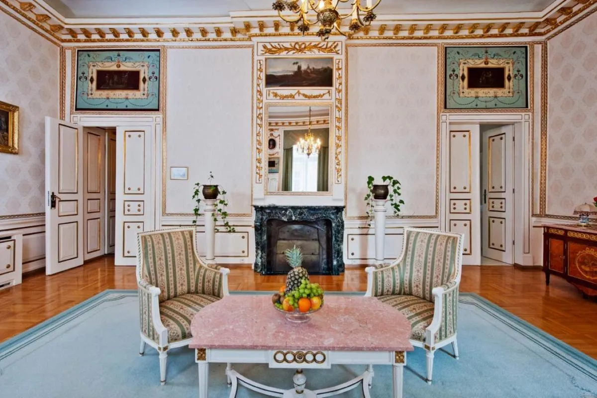 Image 4 of Grand Hotel