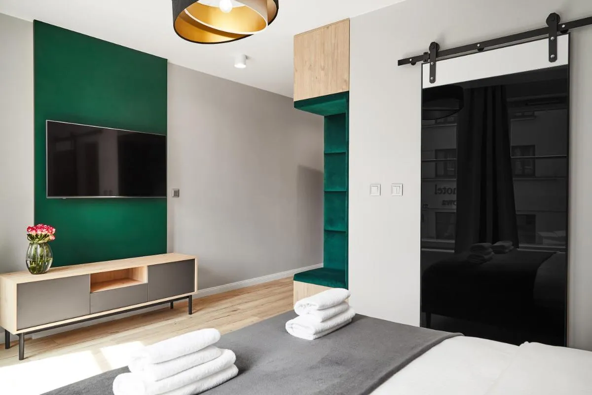 Image 2 of HOUSEHOST Apartament :Miodowa 42/4b
