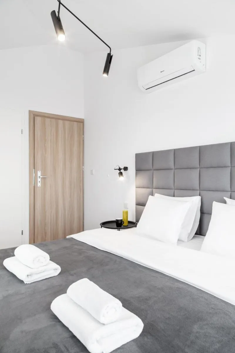 Image 3 of HOUSEHOST Apartament: ul. Miodowa 42/42b