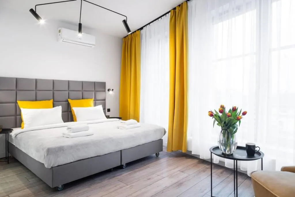 Image 1 of HOUSEHOST Apartment: Miodowa 42/8b street