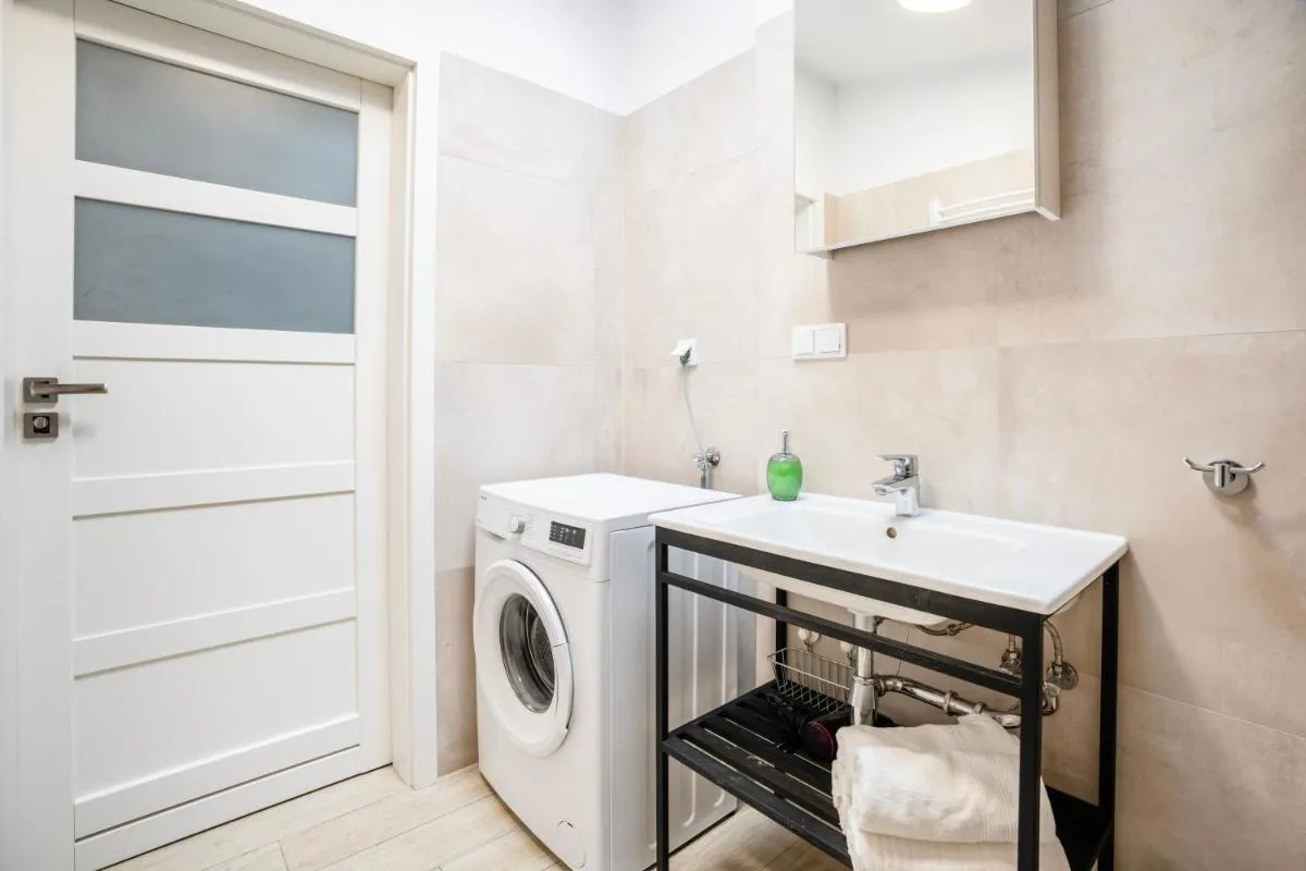 Image 2 of Happy Apartament Halicka