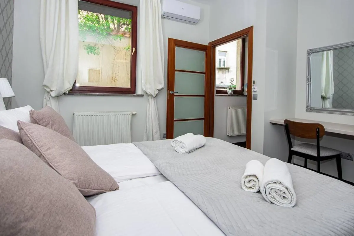 Image 6 of InPoint 2-bedrooms Apartment with private garden and free parking