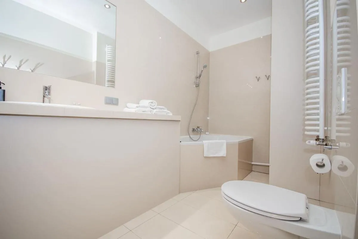 Image 2 of InPoint 2-bedrooms Apartment with private garden and free parking