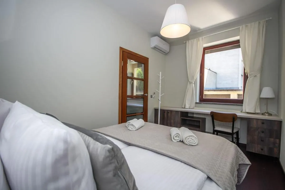 Image 1 of InPoint 2-bedrooms Apartment with private garden and free parking