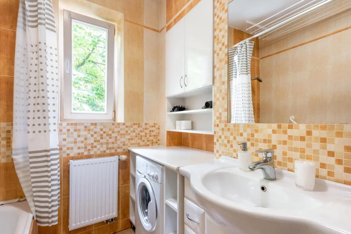 Image 2 of Kazimierz Secret