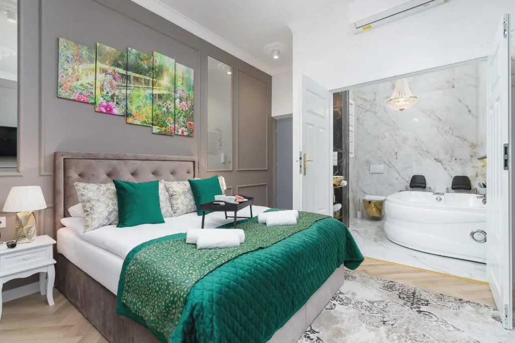 Image of Kazimierz Studio with Jacuzzi by Renters Prestige