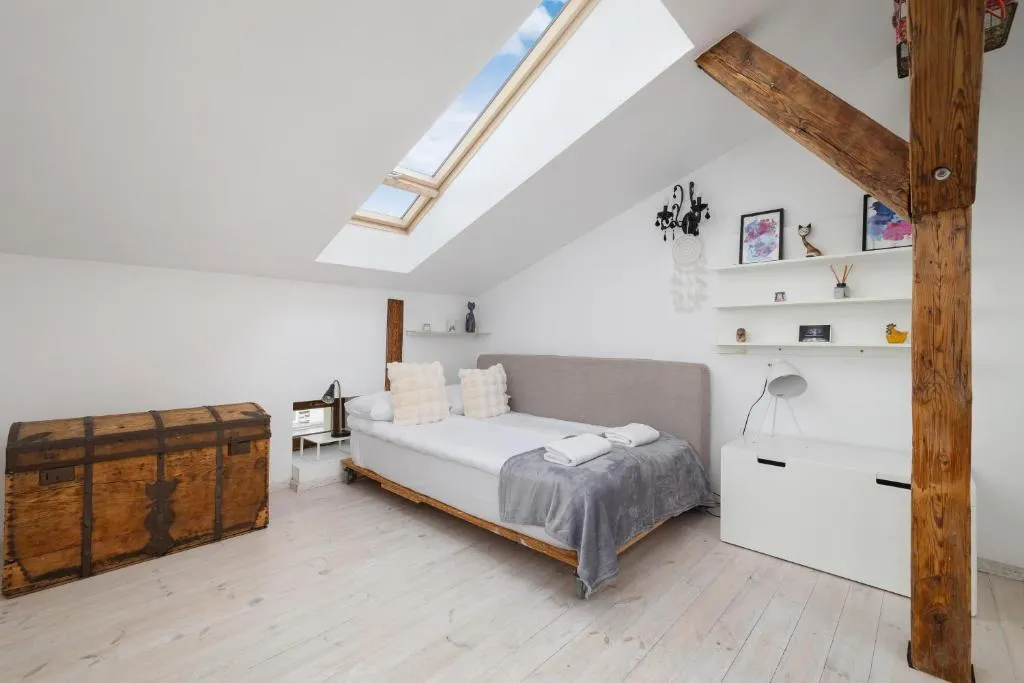 Image of Klimatyzowane Studio do Pracy Zdalnej w Centrum Krakowa z Antresolą i Wanną by Noclegi Renters