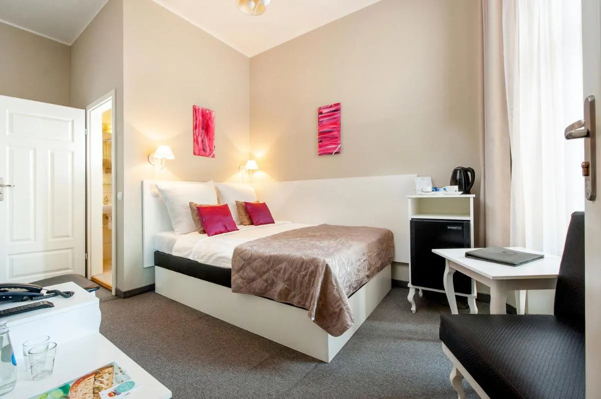 Image 1 of Leone Aparthotel
