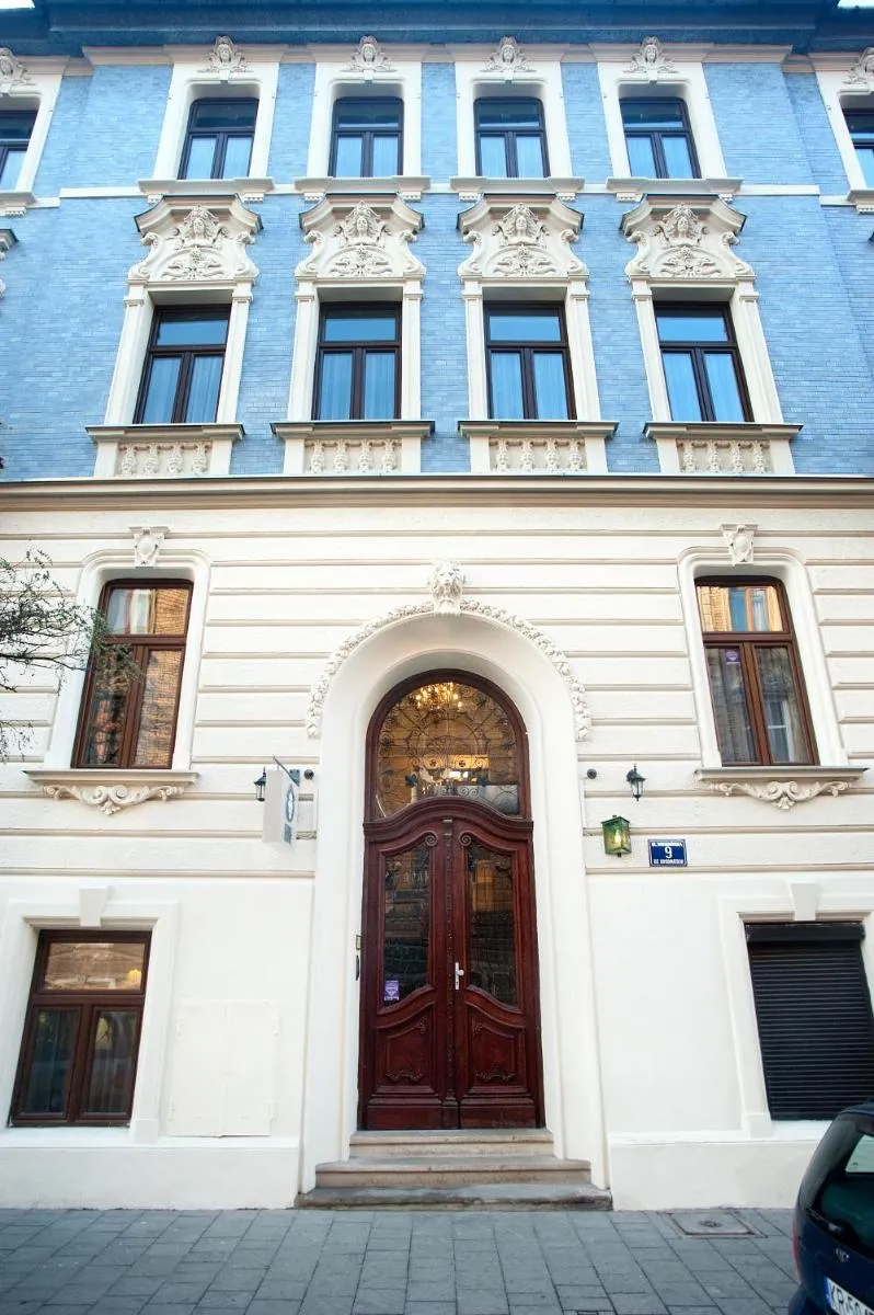 Image 3 of Leone Aparthotel