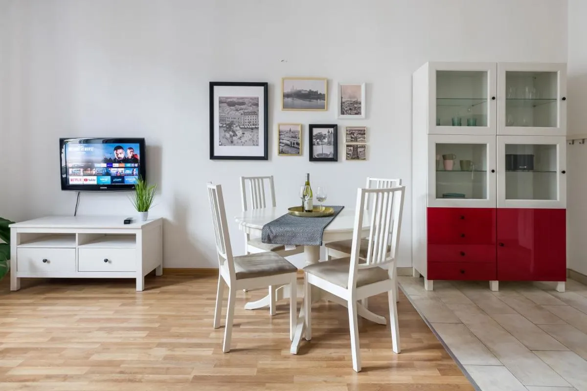 Image 4 of Lubicz Apartment next to Main Station Netflix