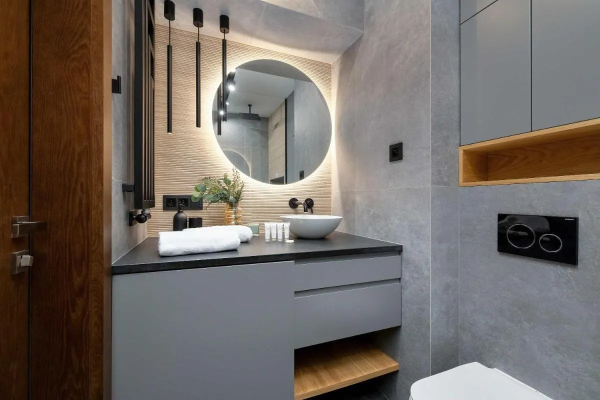 Image 3 of Lubicz Stylish Apartment with Parking and Air Conditioning in the City Center by Noclegi Renters