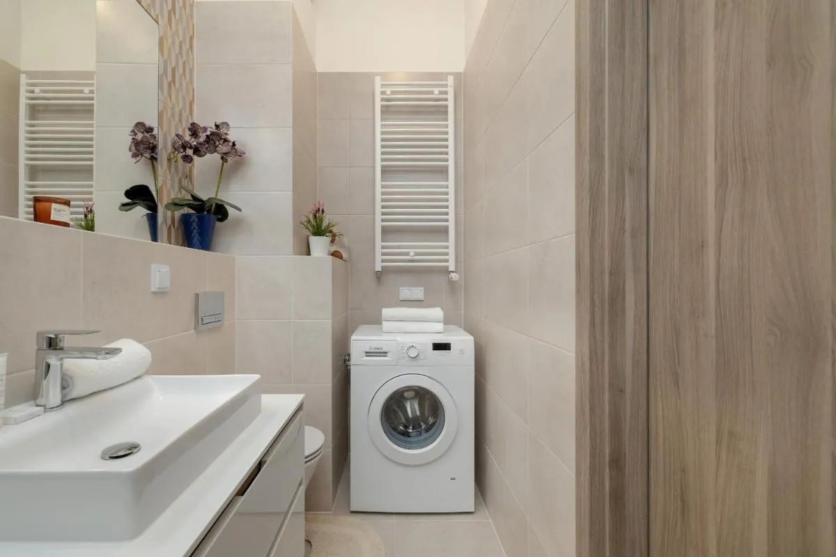 Image 3 of Luxury Apartment near the City Center of Cracow by Renters Prestige