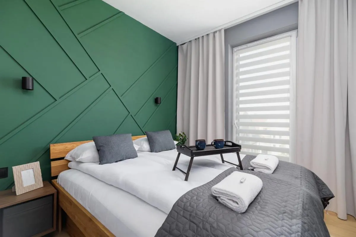 Image 1 of Modern & Spacious Apartment with Air Conditioning & Parking by Renters Prestige