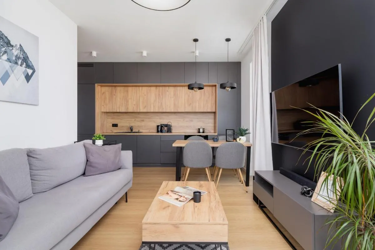 Image 3 of Modern & Spacious Apartment with Air Conditioning & Parking by Renters Prestige