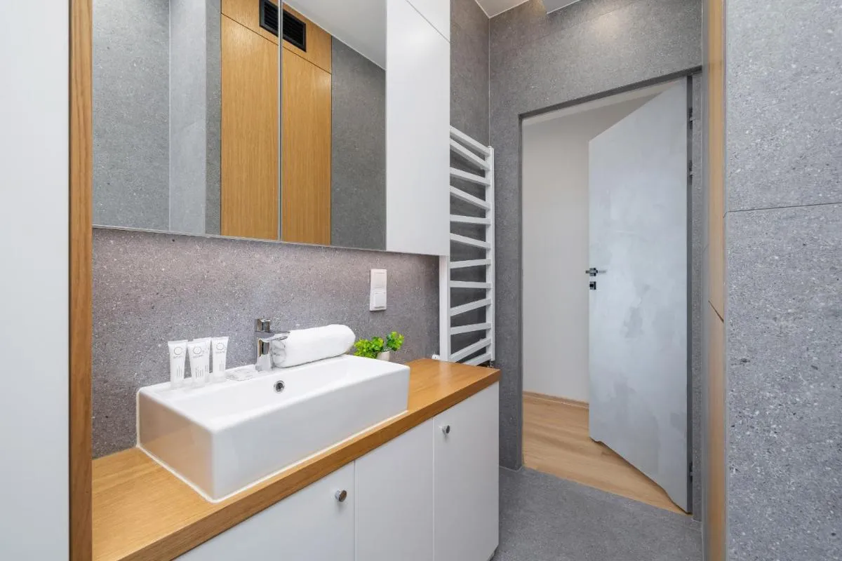 Image 2 of Mogilska Studio with Parking near Tauron Arena Krakow by Noclegi Renters