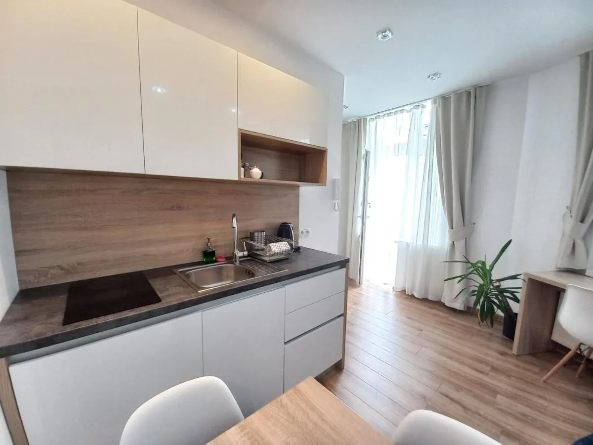 Image 2 of Old Town Apartmens – B33