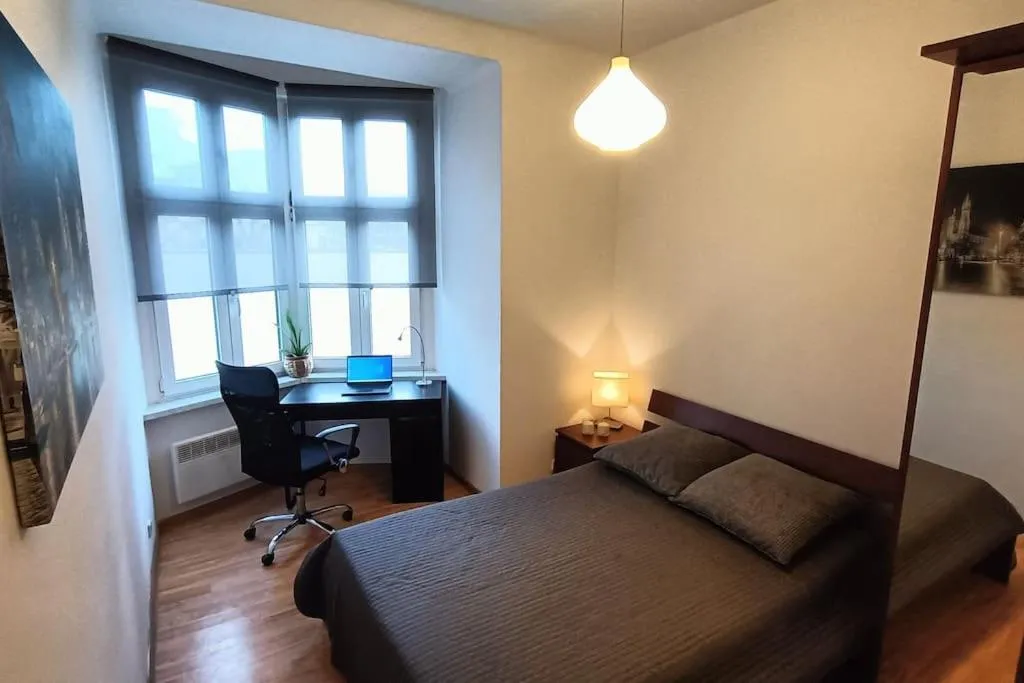 Image 1 of Old Town Apartments – B6A