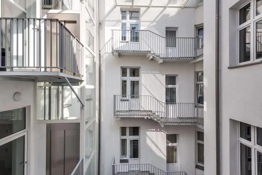 Image 1 of Old Town Aptartments – B23