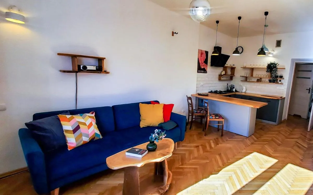 Image 1 of Old Town Parkview Apartment