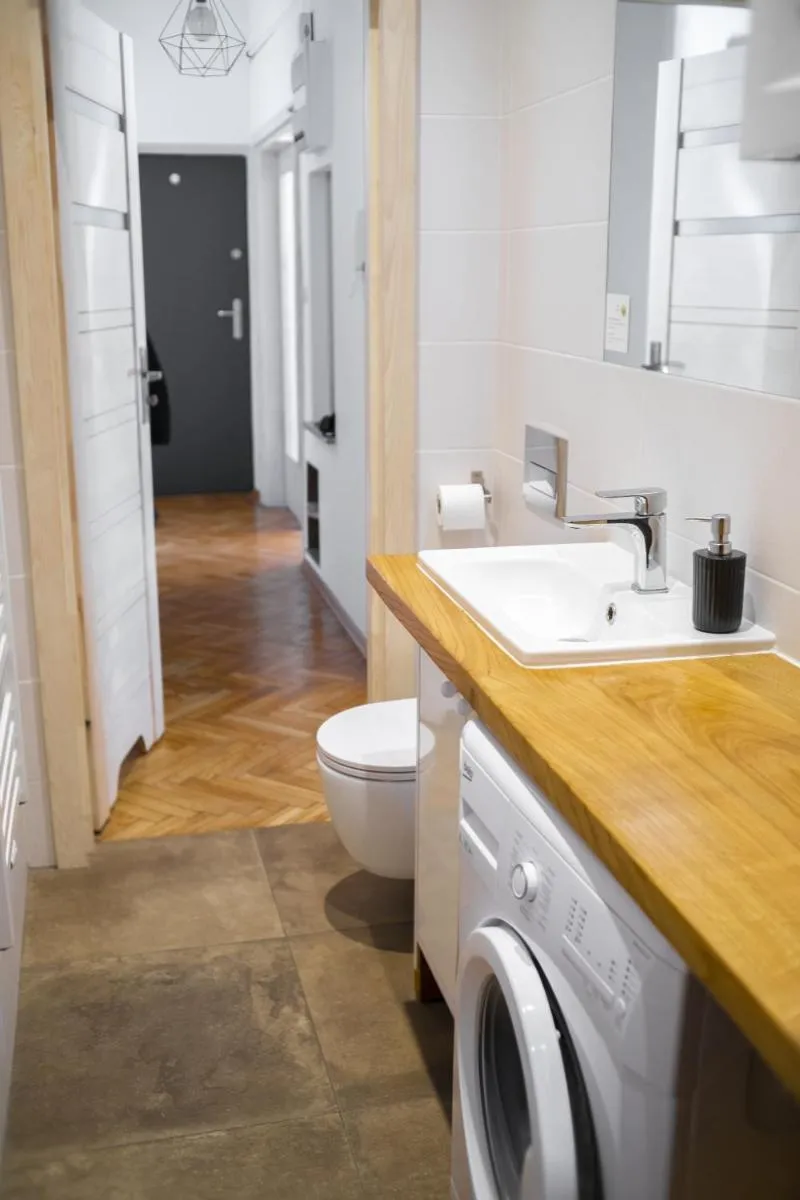 Image 4 of Old Town Parkview Apartment