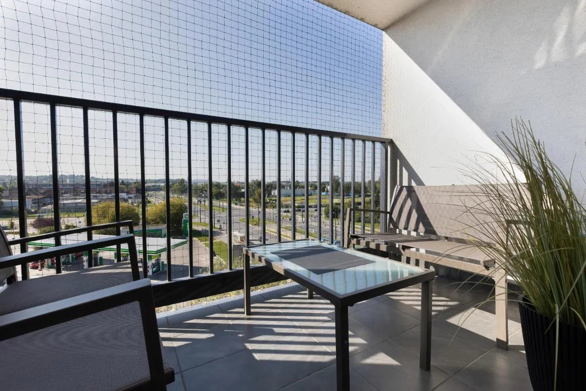 Image 3 of Podgórze Lipska Pet-friendly Apartment with Balcony and Parking by Renters Prestige