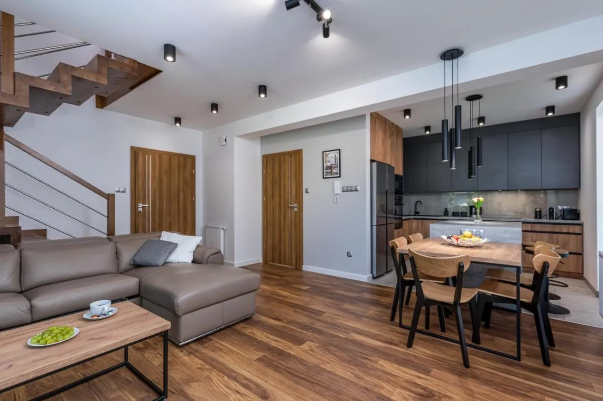 Image 3 of Prestigious Residence with Garden, Garage, and Elegant Rooms