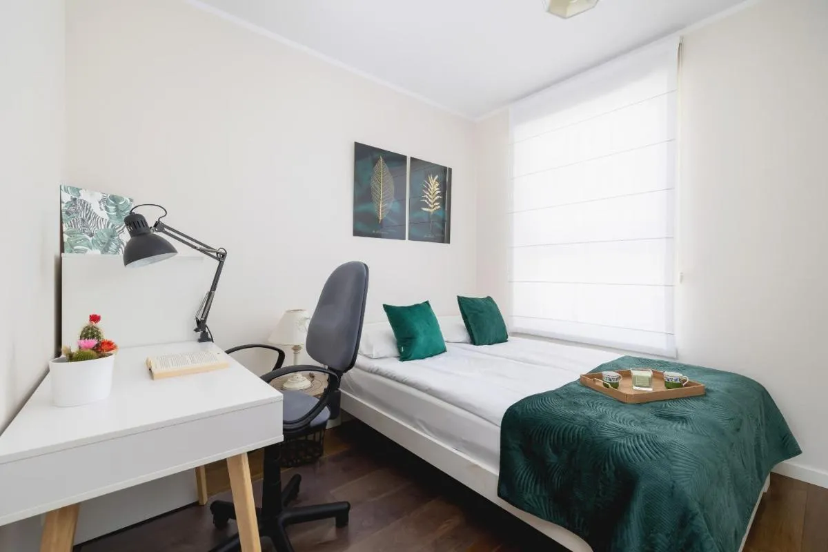 Image 1 of Przytulny Apartament na Wrocławskiej z Parkingiem w Krakowie by Noclegi Renters
