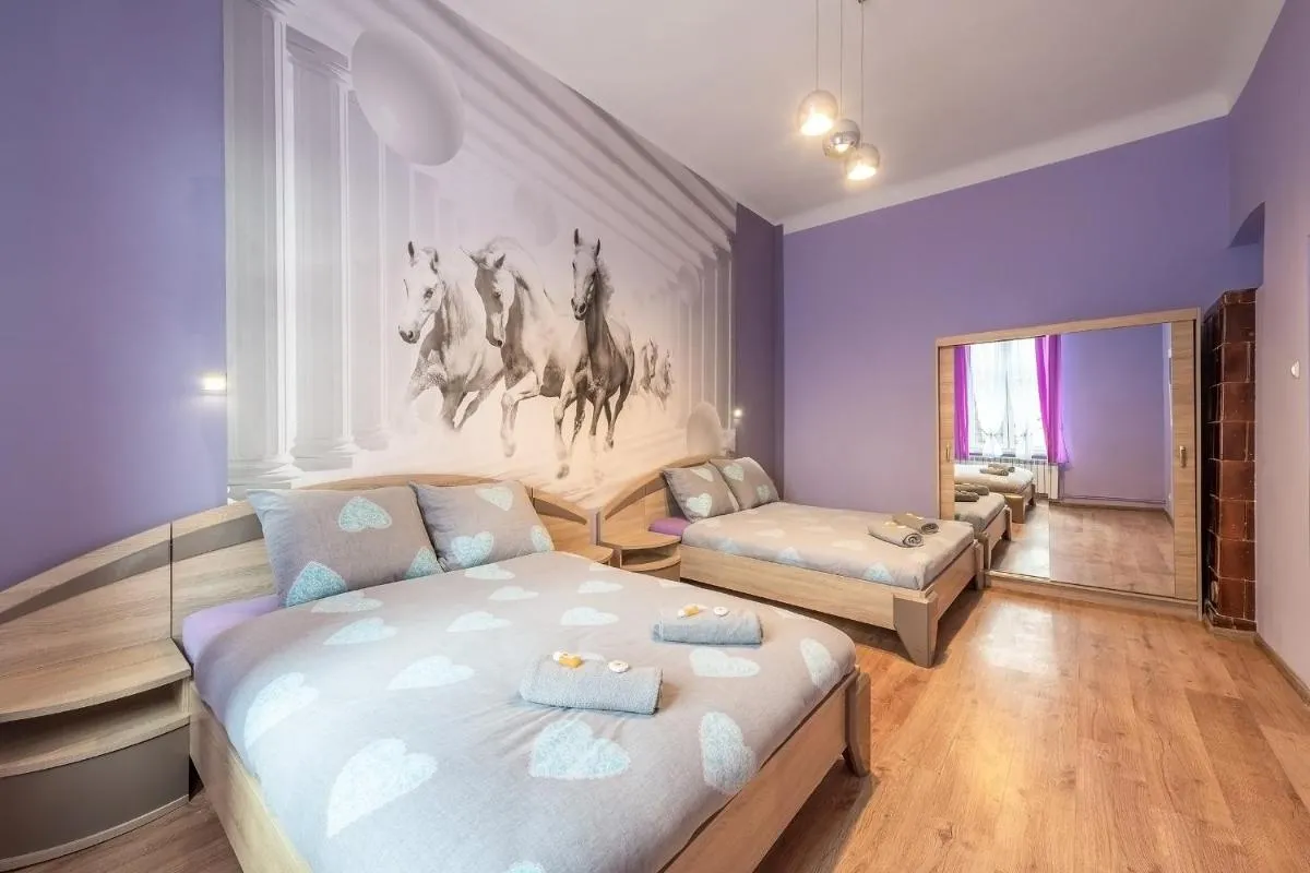 Image 1 of Queen Apartments