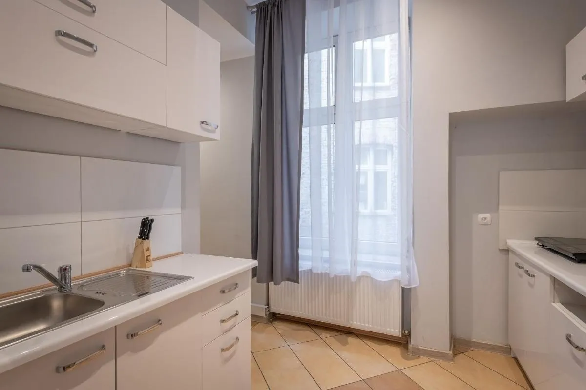 Image 2 of Queen Apartments