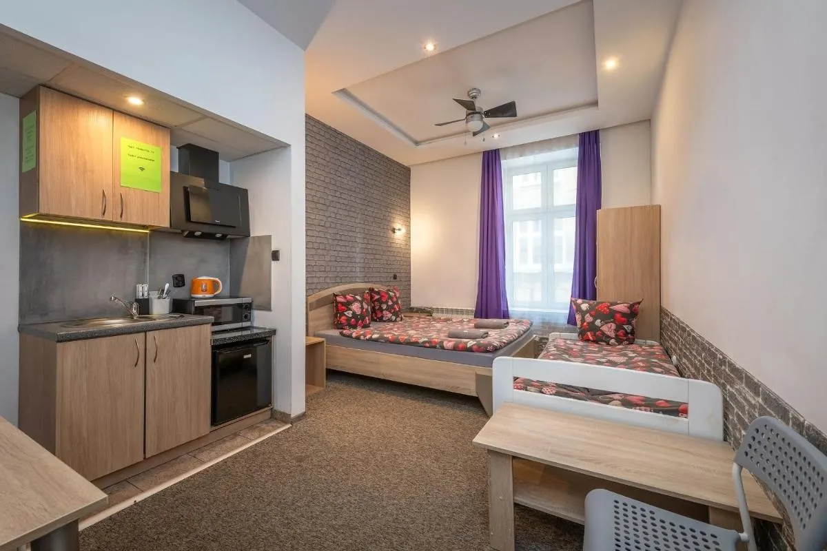 Image 3 of Queen Apartments