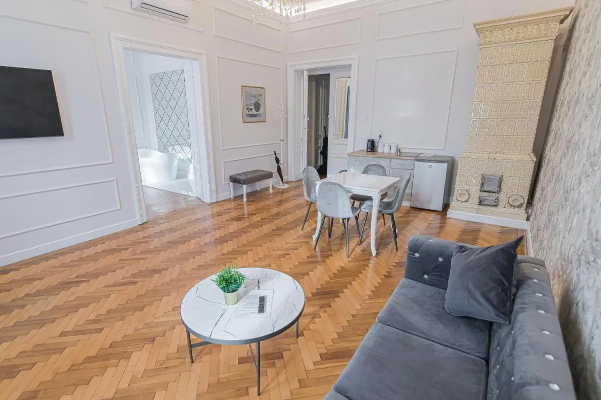 Image 3 of ROYAL Apartments