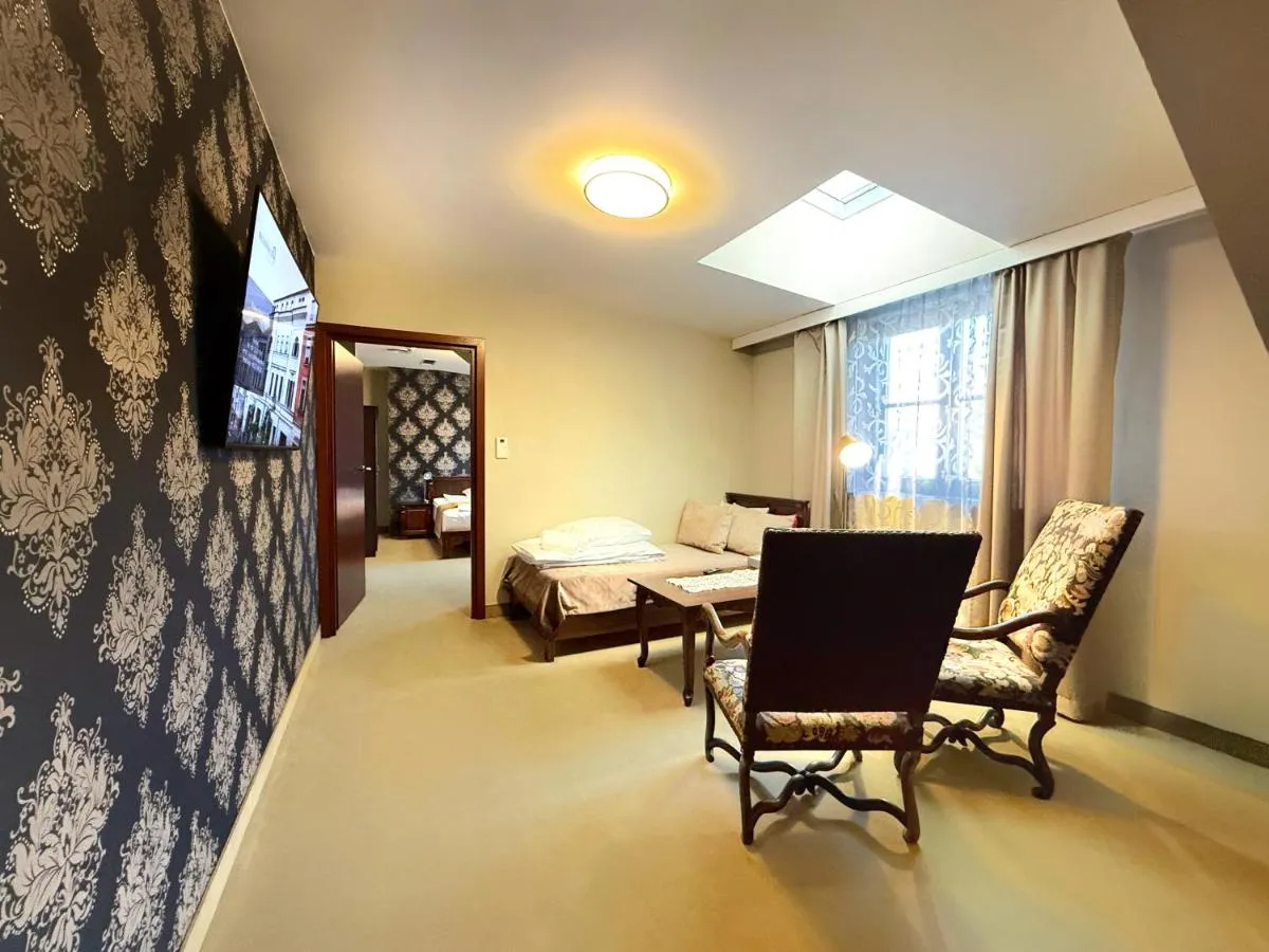 Image 4 of Residence 9
