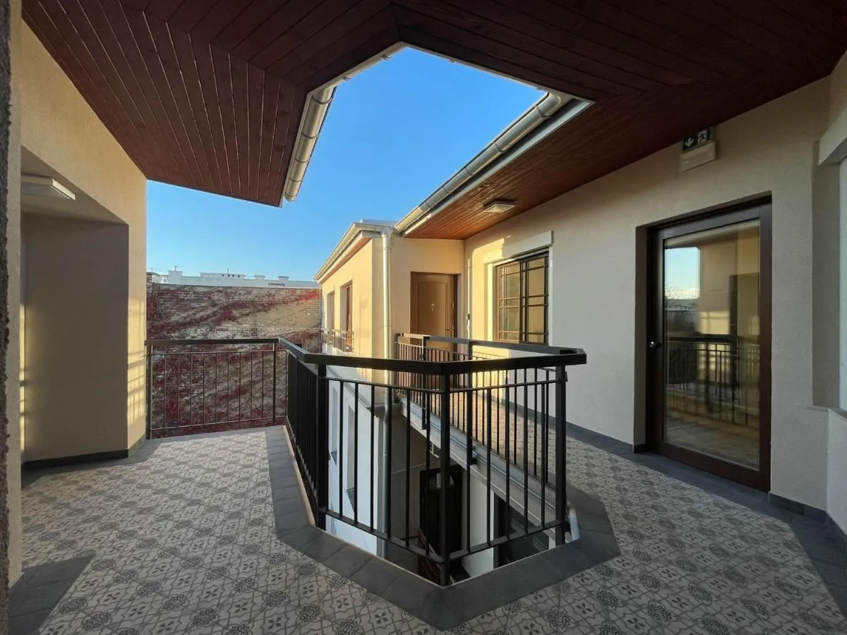 Image 5 of S45 APT by PROMODERO