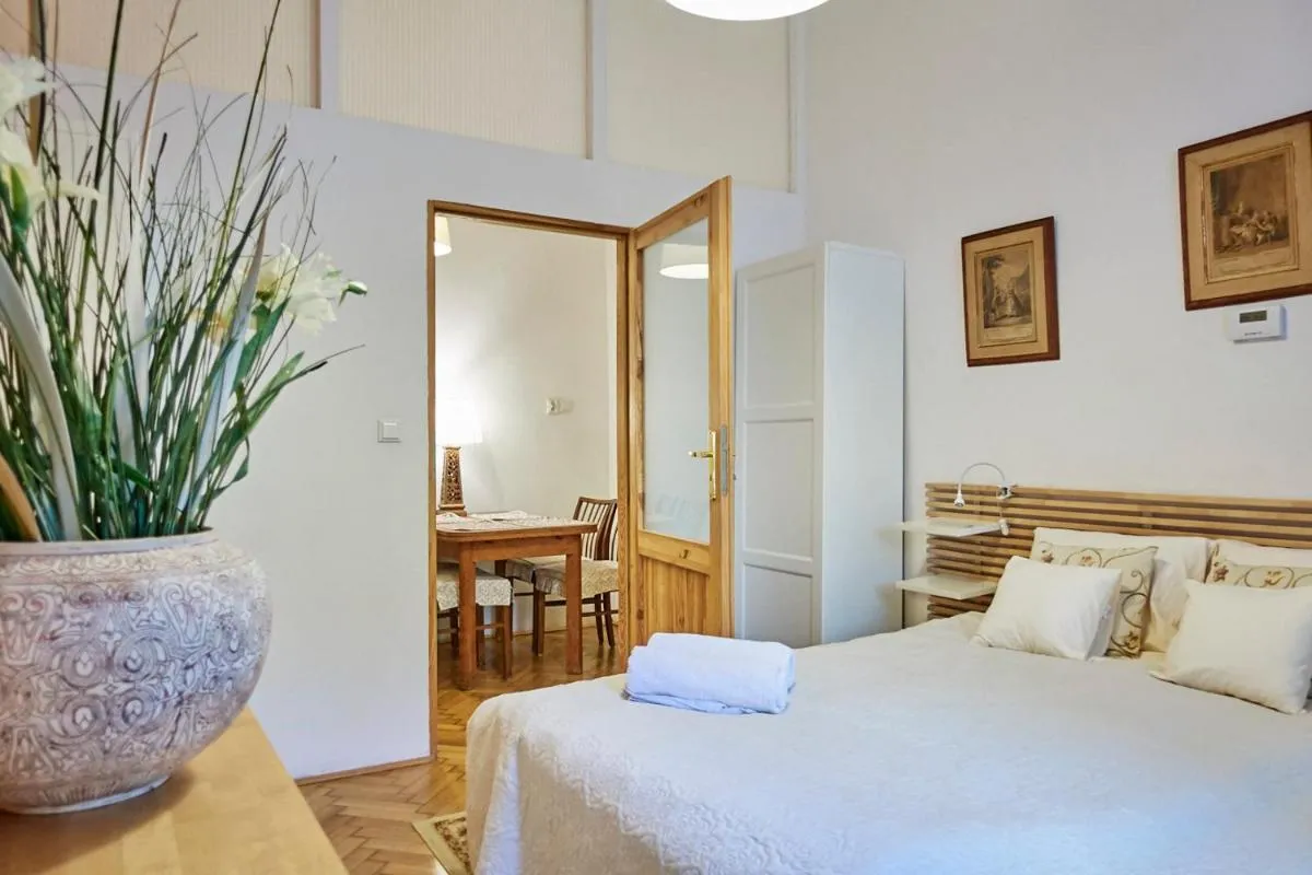 Image 1 of Sebastian Apartment