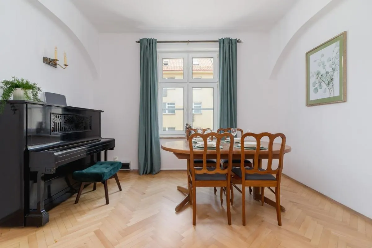 Image 5 of Spacious Retro Apartment in the Center of Cracow by Noclegi Renters
