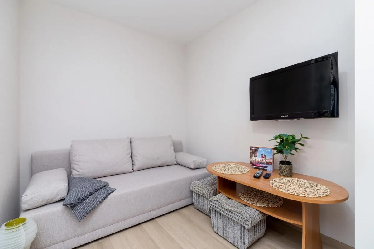 Image 2 of Śródmieście Kątowa Air-conditioned Studio Kraków by Noclegi Renters