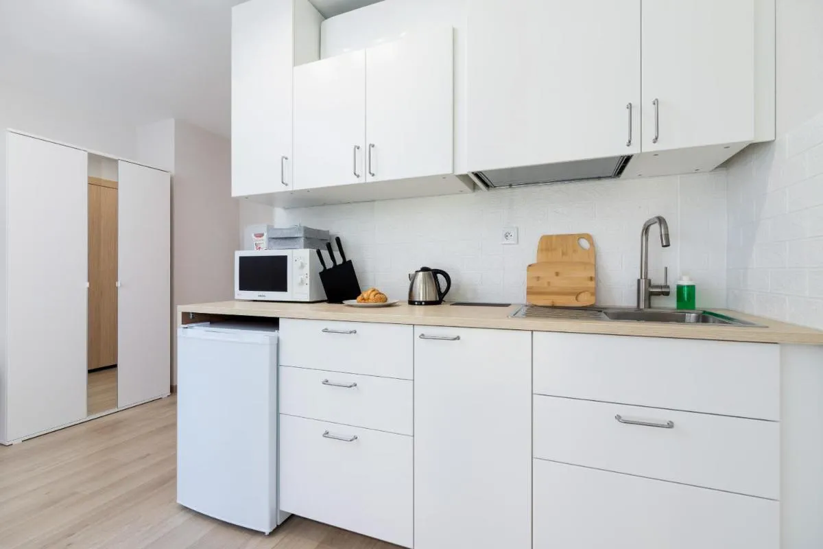 Image 4 of Śródmieście Kątowa Air-conditioned Studio Kraków by Noclegi Renters
