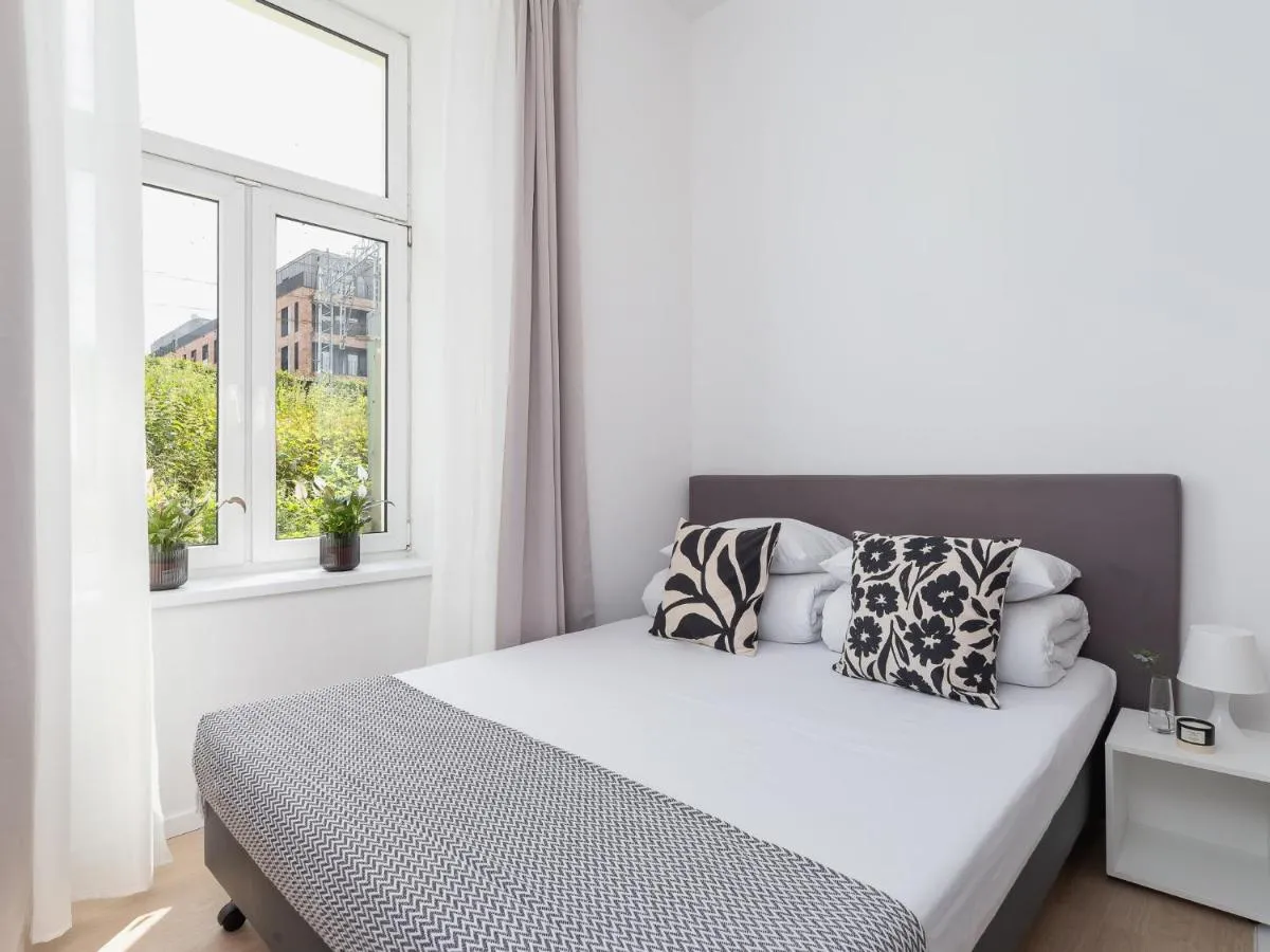 Image 1 of Studio Apartment – Radziwiłłowska 27