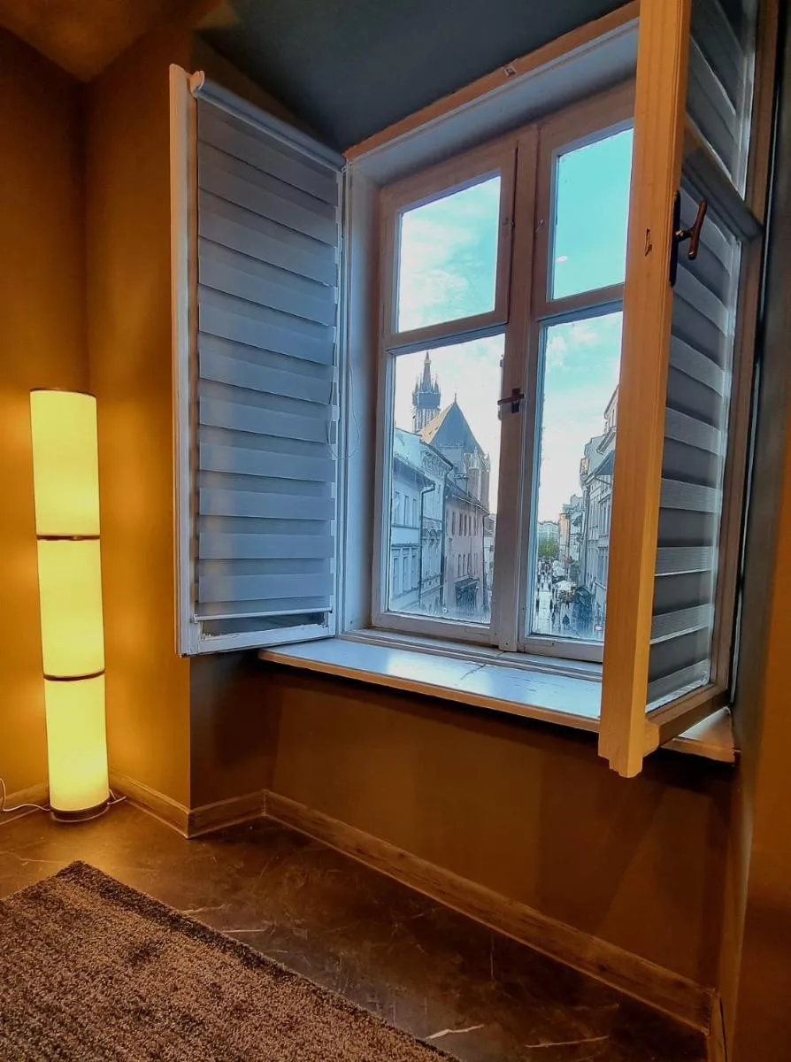 Image 4 of Studio Flat With a View