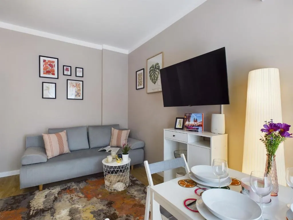Image of Stylowe Apartamenty Studio blisko Centrum Krakowa by Noclegi Renters