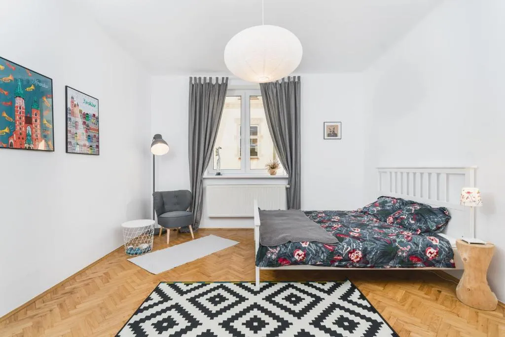 Image of Two separate bedrooms,10 min walk to the city center by Homeclick