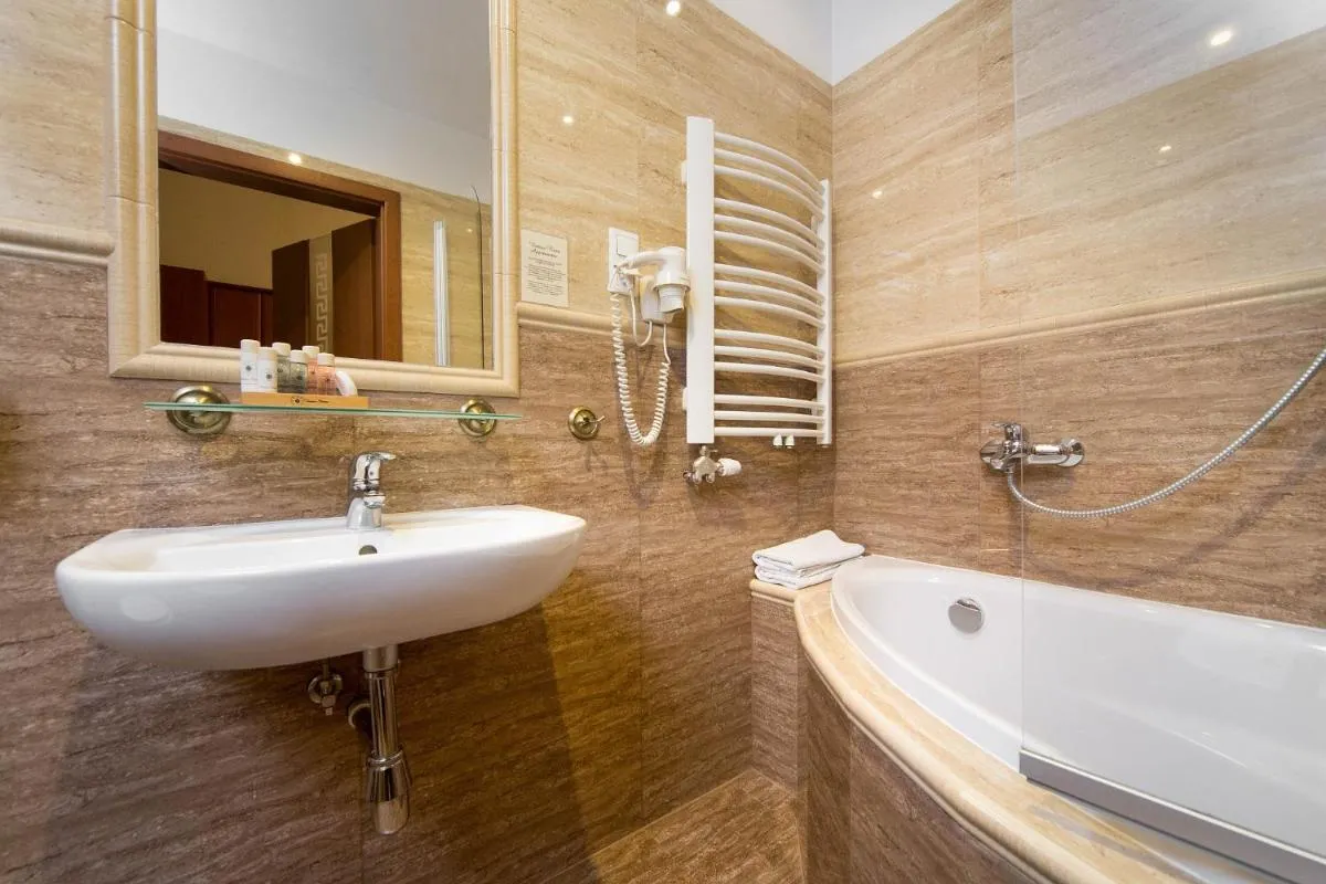 Image 2 of Ventus Rosa Apartments