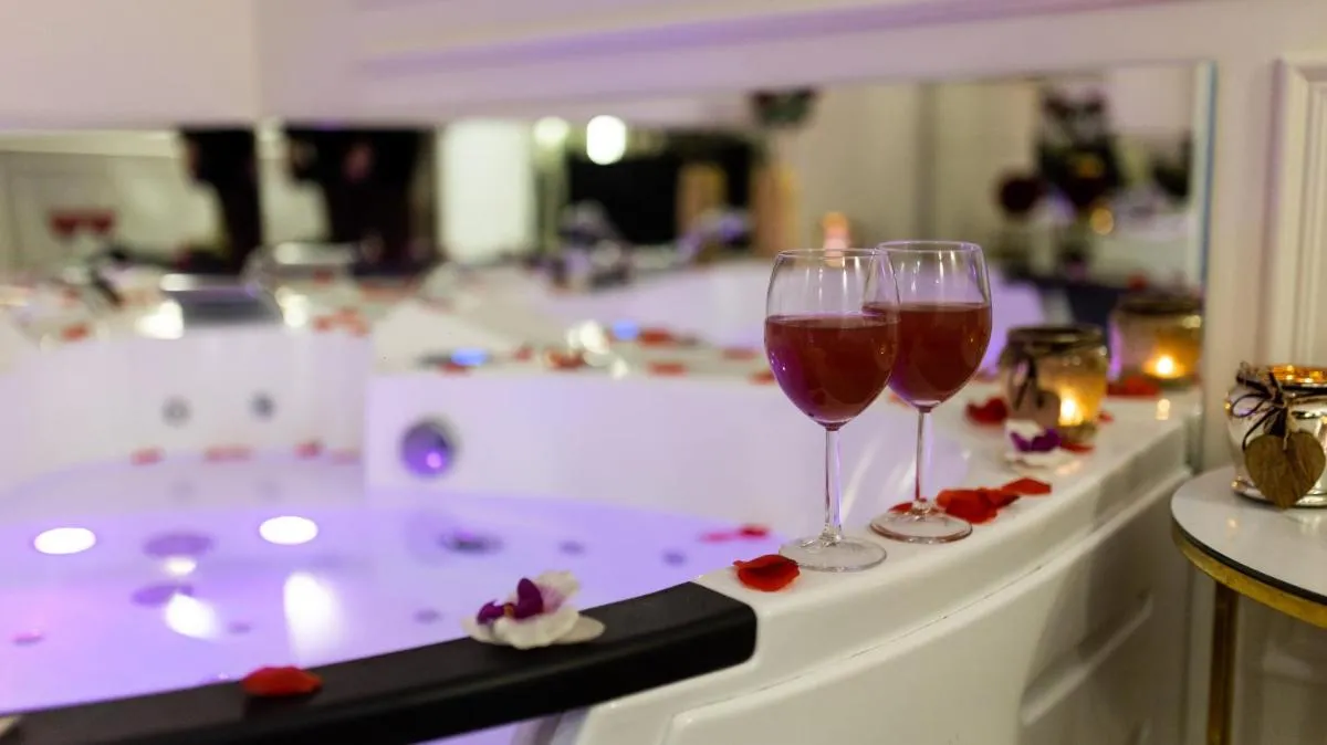 Image 3 of Vistula Boulevards Jacuzzi Apartment