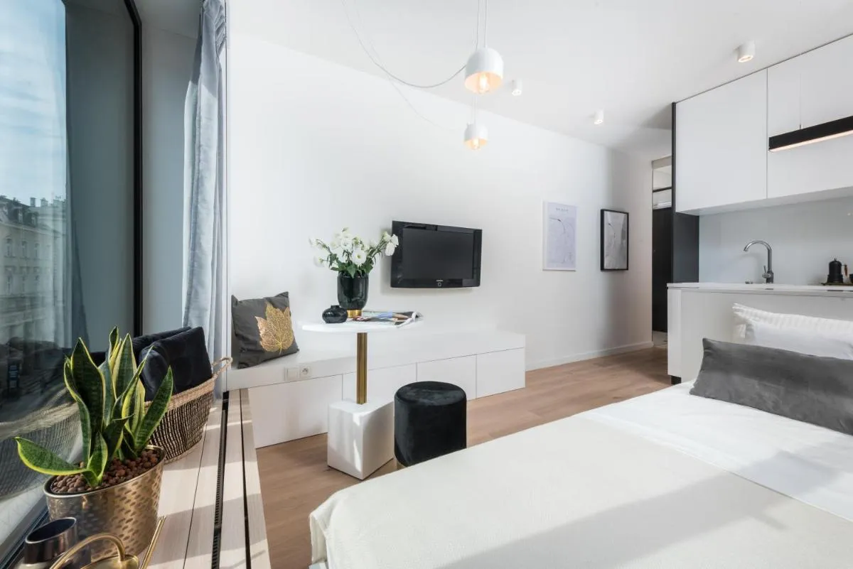 Image 4 of White Room Piłsudskiego 1